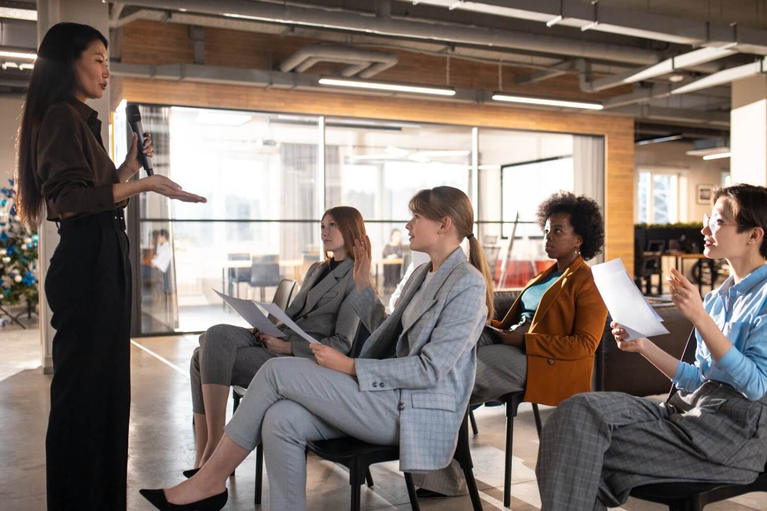 Active Listening Skills for Better Workplace Discourse